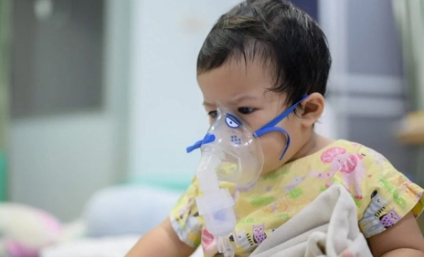 Anvisa autoriza registro de vacina que previne bronquiolite em bebês
